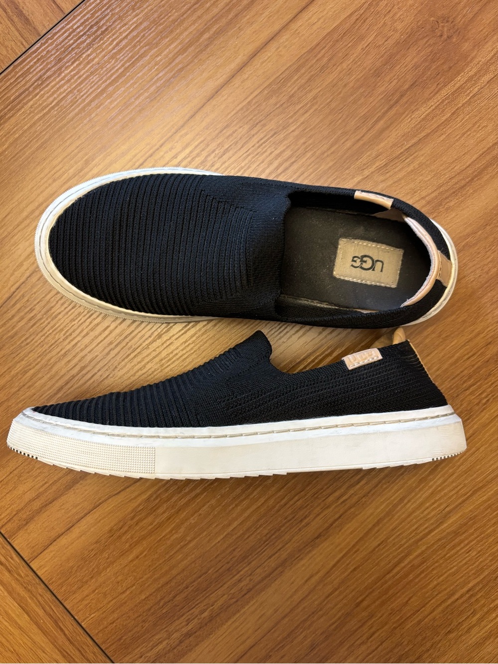 UGG Alameda Sammy Trainer Sz 8.5